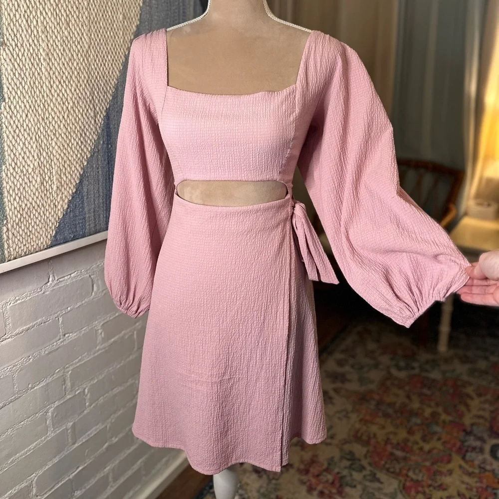 Astr The Label Dusty Pink Balloon Sleeves Cutout Dress - Picture 3 of 14